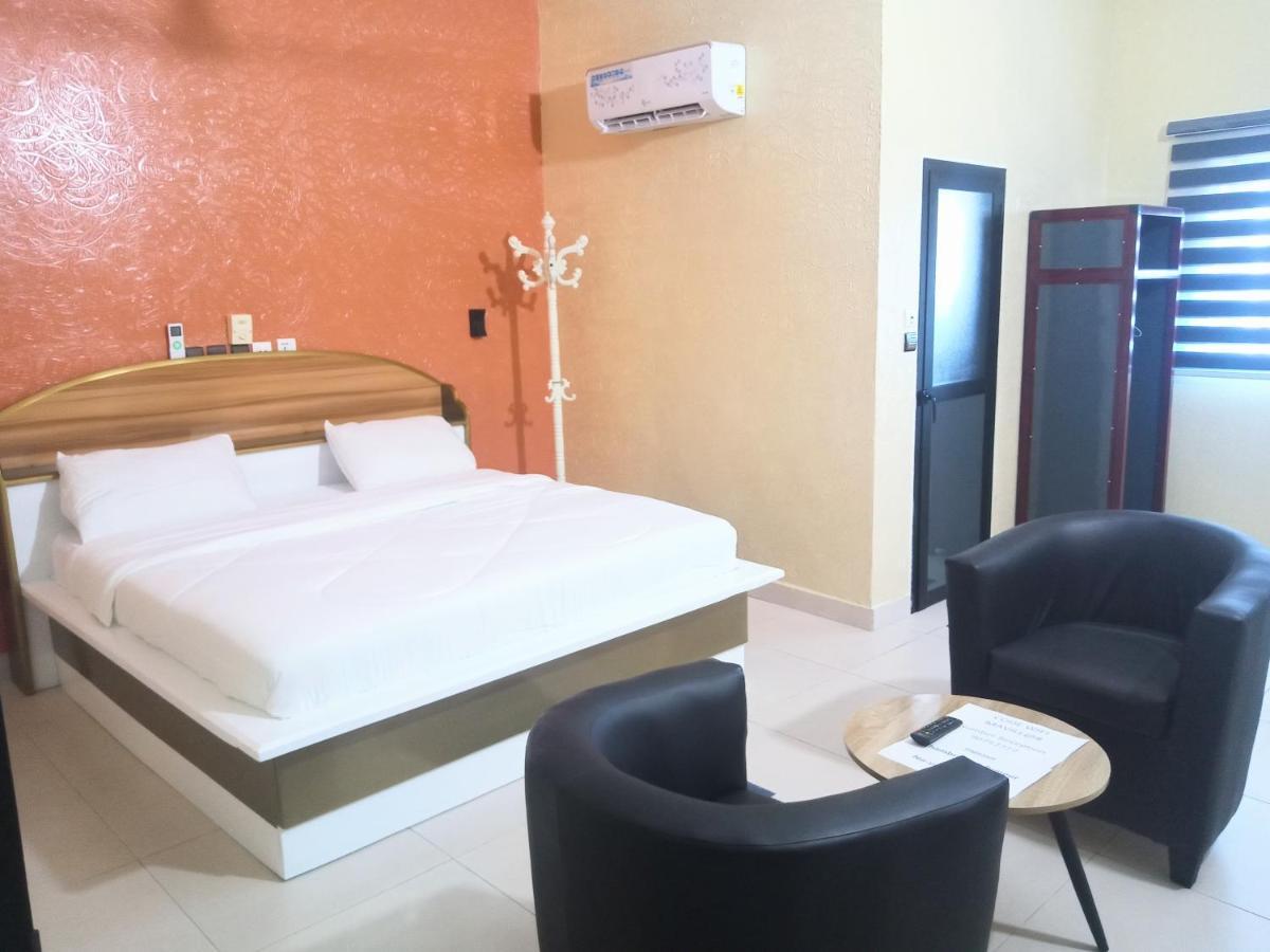 Hotel Mavilla โกโตนู ภายนอก รูปภาพ