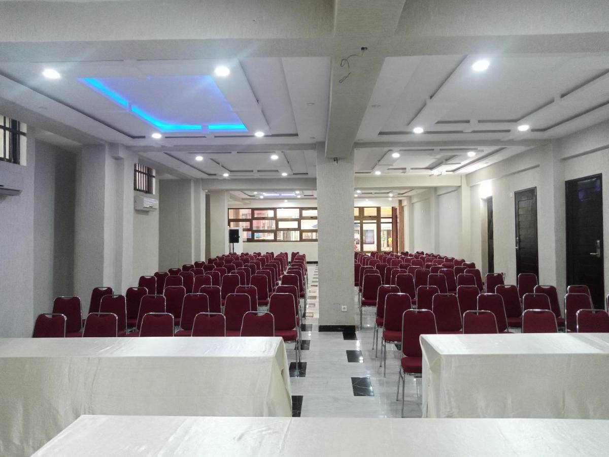 Hotel Mavilla โกโตนู ภายนอก รูปภาพ