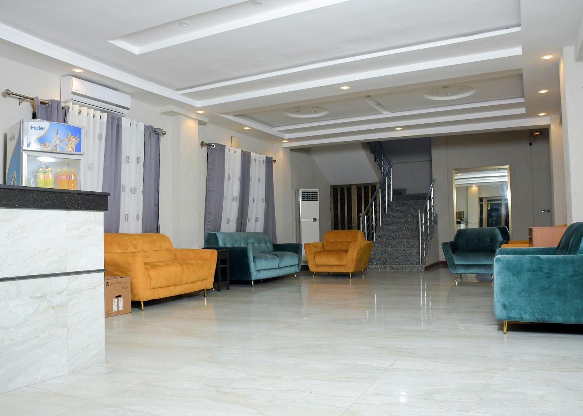 Hotel Mavilla โกโตนู ภายนอก รูปภาพ