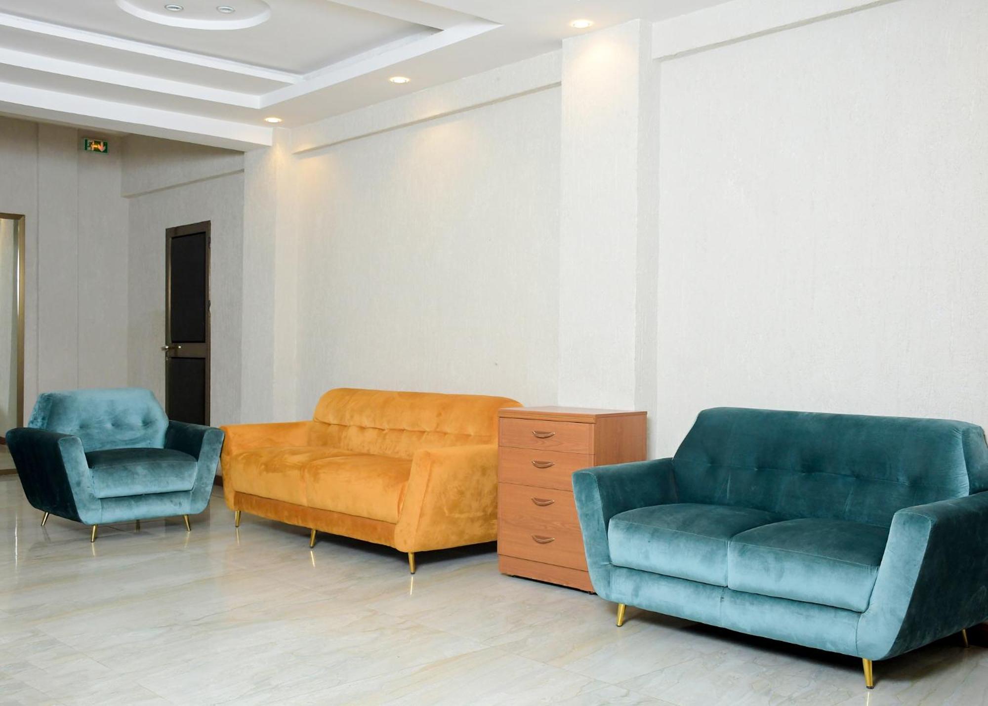 Hotel Mavilla โกโตนู ภายนอก รูปภาพ
