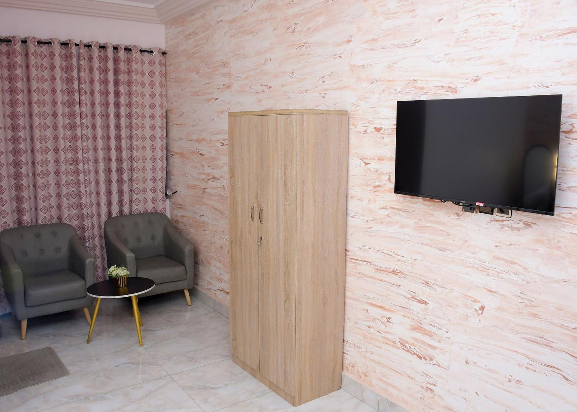 Hotel Mavilla โกโตนู ภายนอก รูปภาพ