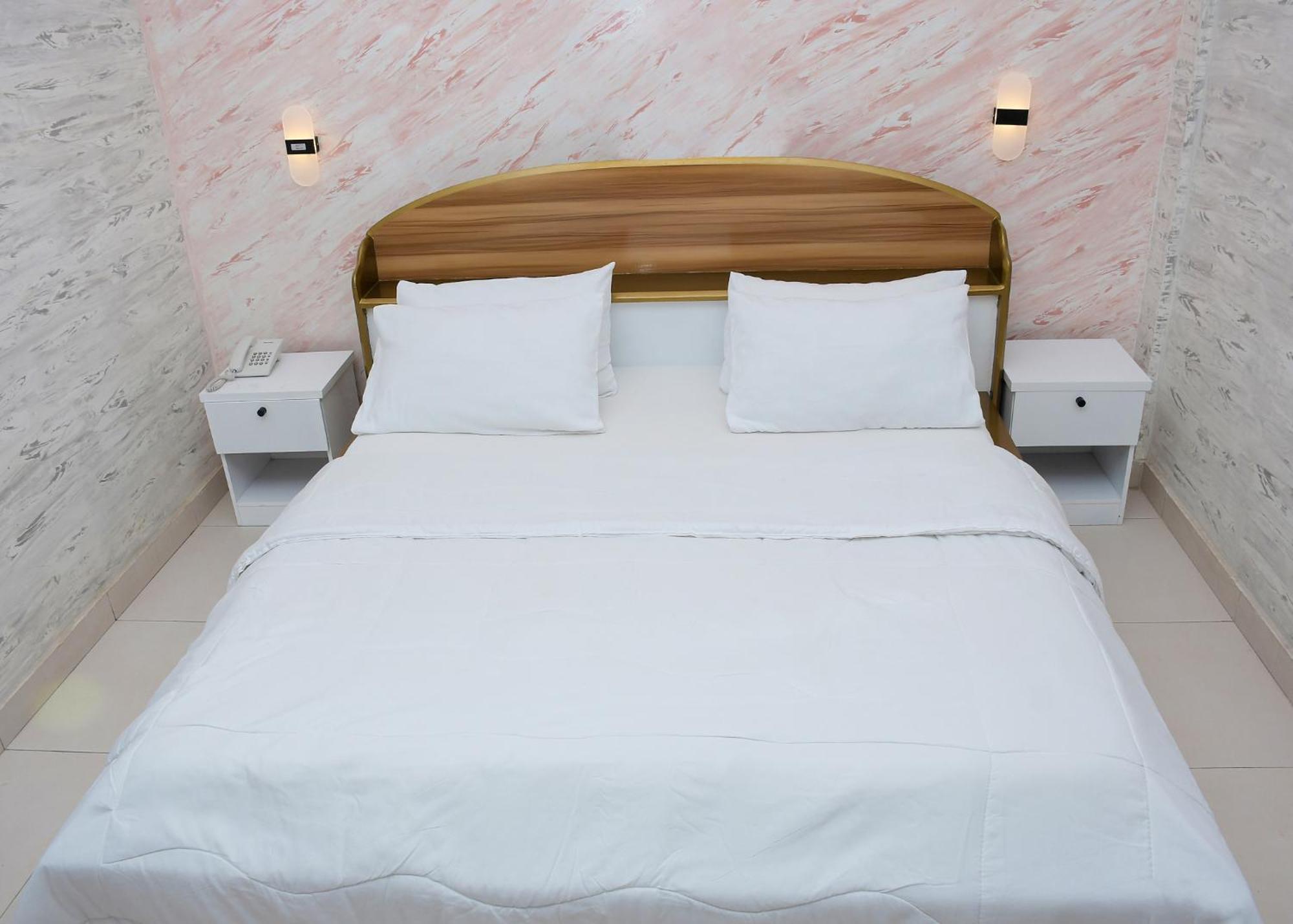 Hotel Mavilla โกโตนู ภายนอก รูปภาพ