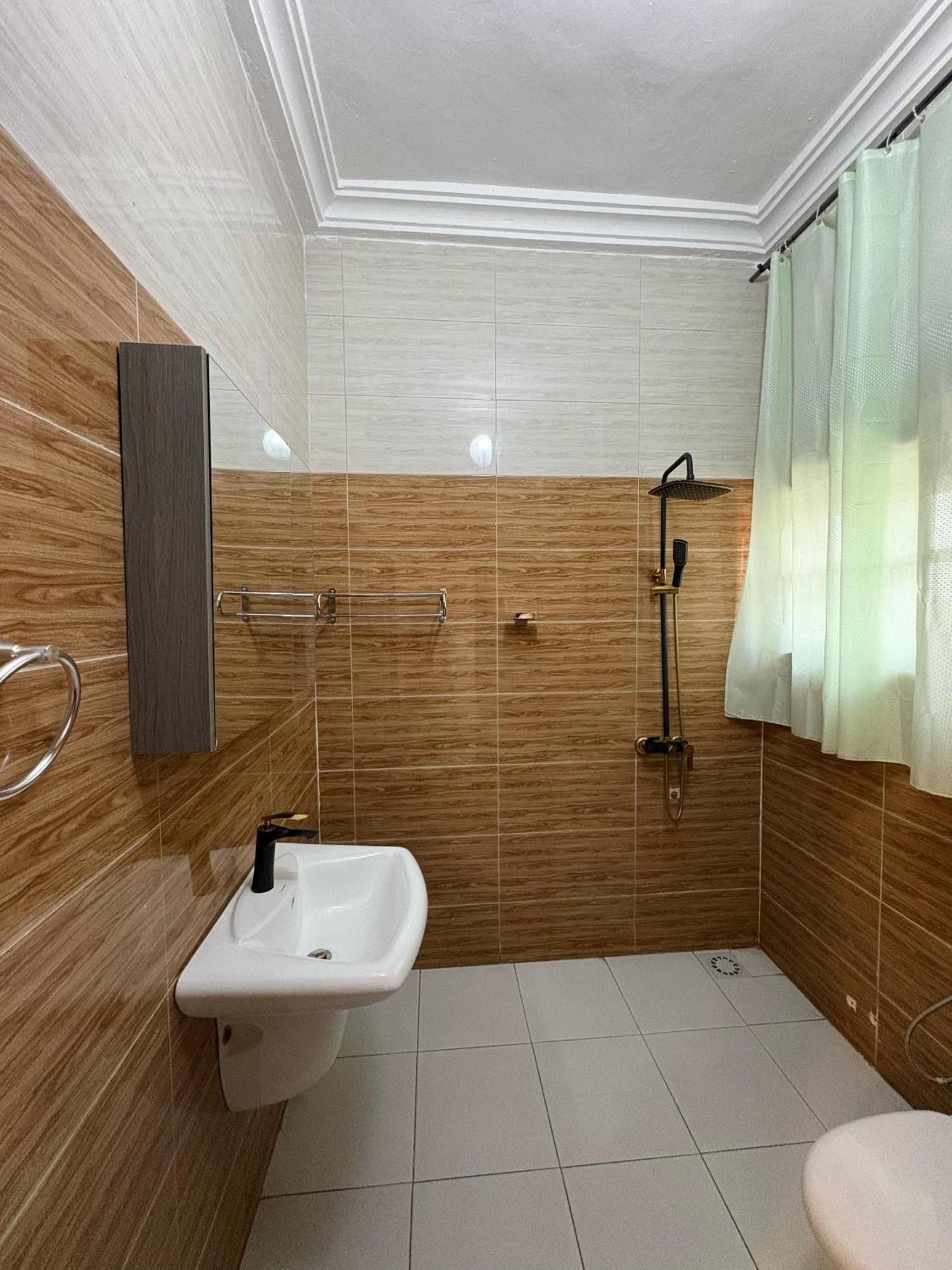 Hotel Mavilla โกโตนู ภายนอก รูปภาพ
