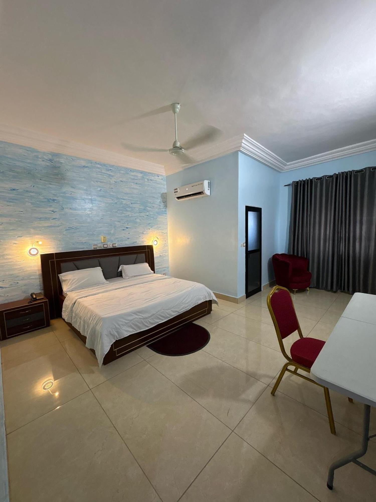 Hotel Mavilla โกโตนู ภายนอก รูปภาพ