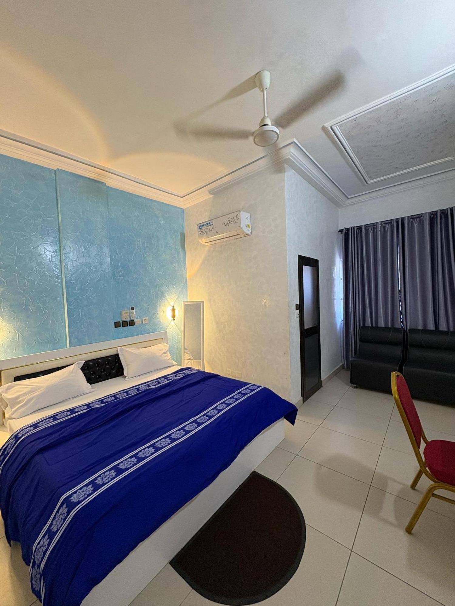 Hotel Mavilla โกโตนู ภายนอก รูปภาพ